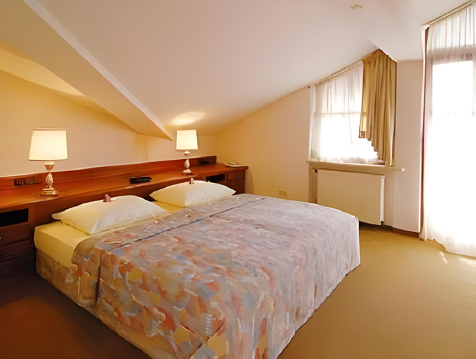 Bedroom 10