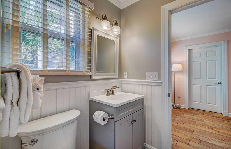 Bathroom 4, 29 Ocean Point Avantstay Luxe Kitchen, Balcony, Charleston