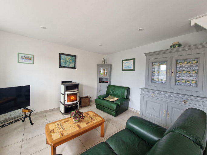 Living room, Holiday Home in the Countryside Near the Beach, Côtes-d'Armor