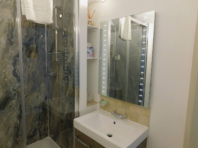 Bathroom 4, Middletown Farmhouse B&B, Devon