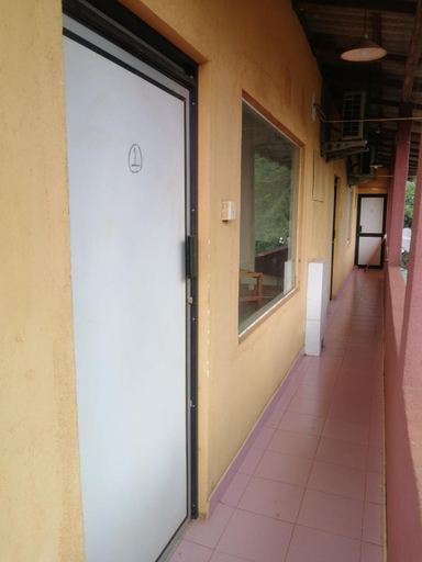 Others 3, Mike Cooke inn, N. Palatha East