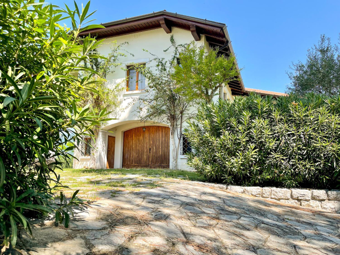 Others 3, Villa Antonio, Brescia