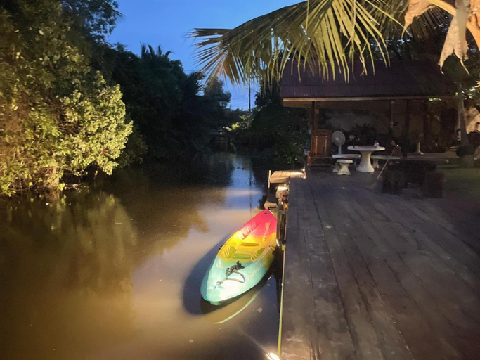 Sport & Beauty, Baanrongmai canal Front Cafe & Homestay , Phra Pra Daeng