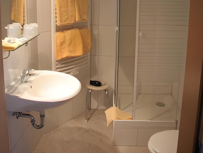 Bathroom 7