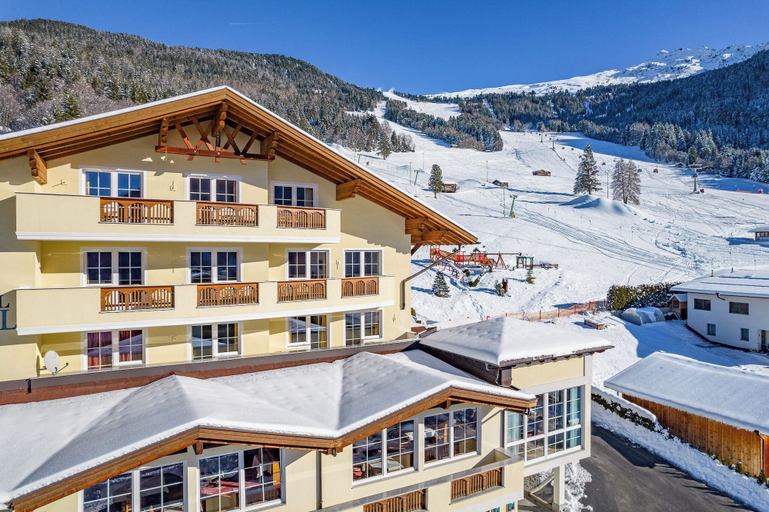 Exterior & Views 2, Hotel Alpenroyal Jerzens, Imst