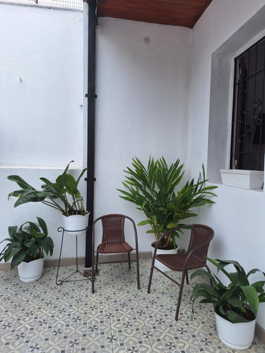 Others 4, Casa Alba, Capital