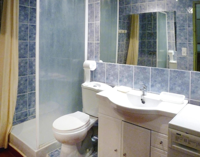 Bathroom, Charming Holiday Home With a Private Pool, Vaucluse