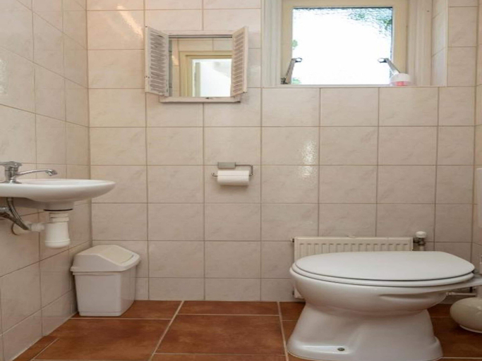 Bathroom 5, Spacious 2 Persons Apartment, Texel