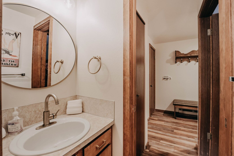 Bathroom 4, 91sw - Wi-fi - Pets Ok - Sleeps 6, Whatcom