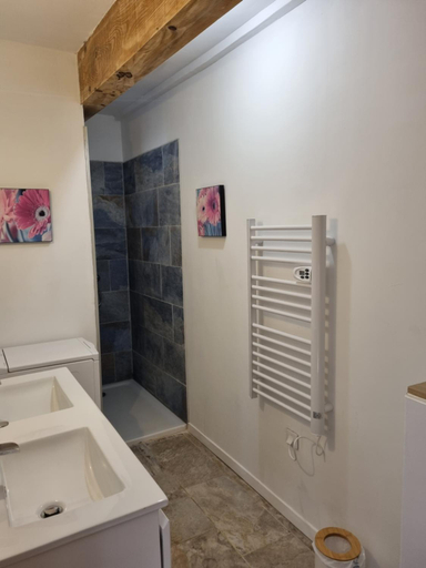 Bathroom 2, Domaine O Lingot d'Oc, Aude
