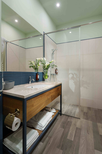 Bathroom 5, Grand Hotel Gyumri