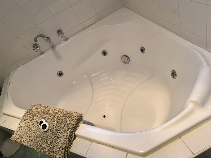 Bathroom 5, Eltham Retreat Guest House, Banyule - North