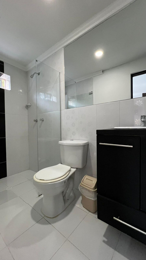 Bathroom 3, Hotel Medellin 66, Medellín
