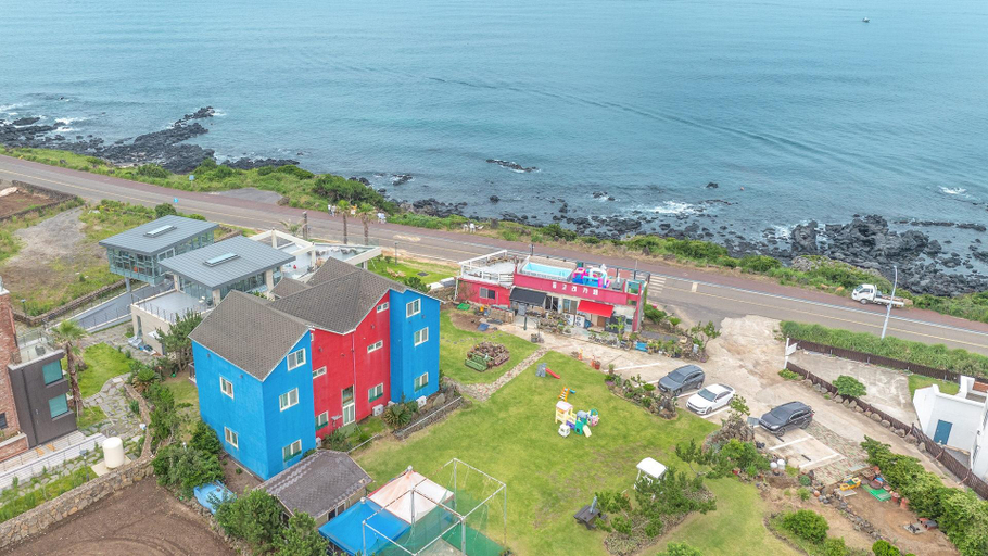 Exterior & Views 1, Jeju Kids and dolphin pension, Seogwipo