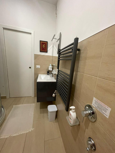 Bathroom 4, Fiera-Nemo, Verona