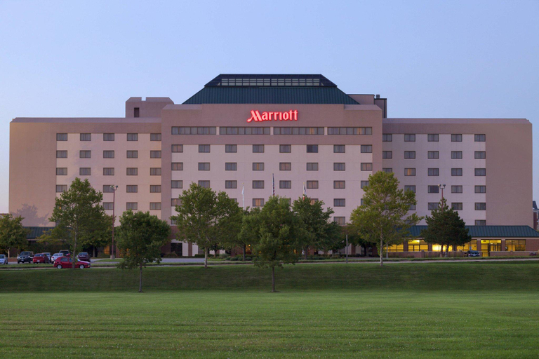 Exterior & Views, Radisson Hotel Cedar Rapids, Linn