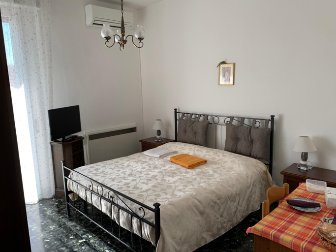 Bedroom, Sant'Eurosia Due, Bologna