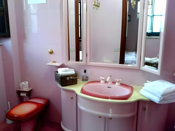 Bathroom 8