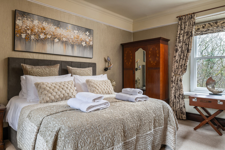 Bedroom 2, Afon Rhaiadr Country House, Gwynedd