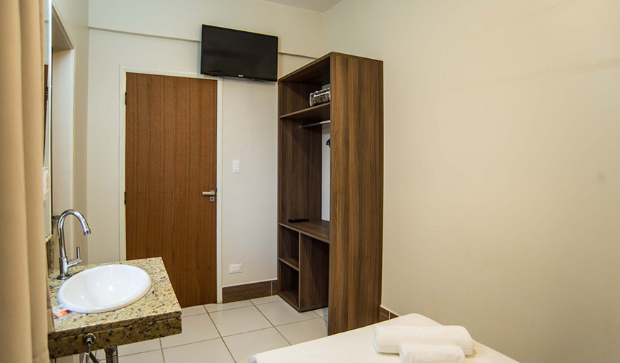 Bathroom 4, Hotel Fenix, Assis