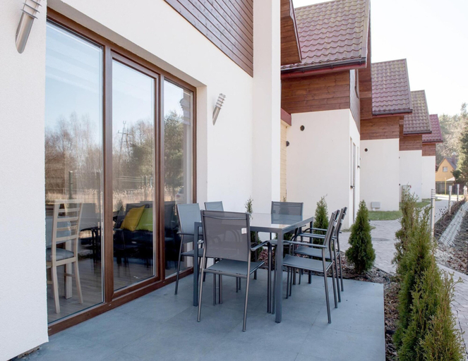 Balcony, Comfortable Ground Floor Apartment, Summer Pool, Sławno