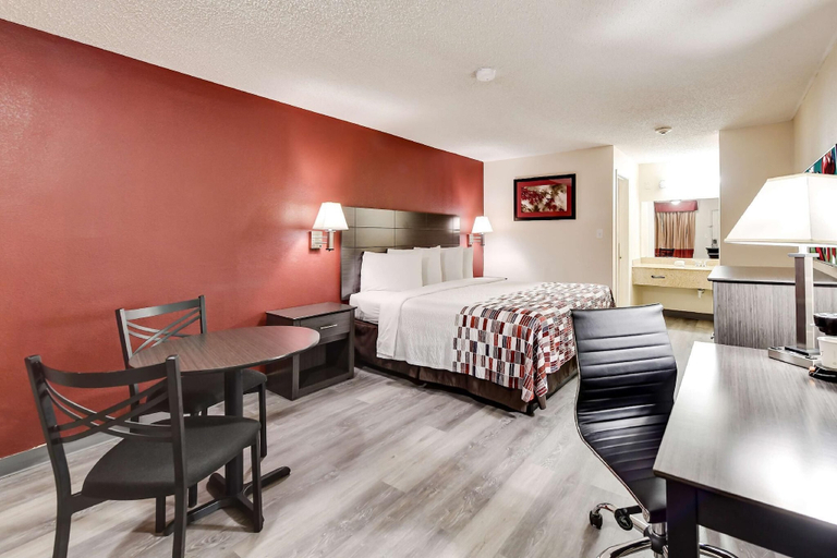 Bedroom 3, American Inn, Navarro