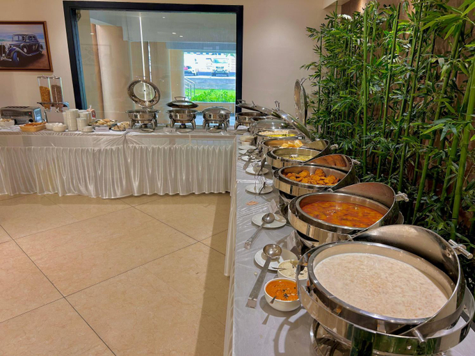 Food & Drinks 5, Rohika AAU IGH, Kamrup Metropolitan