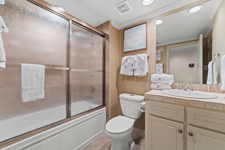 Bathroom 3, Shipwatch D401, Escambia