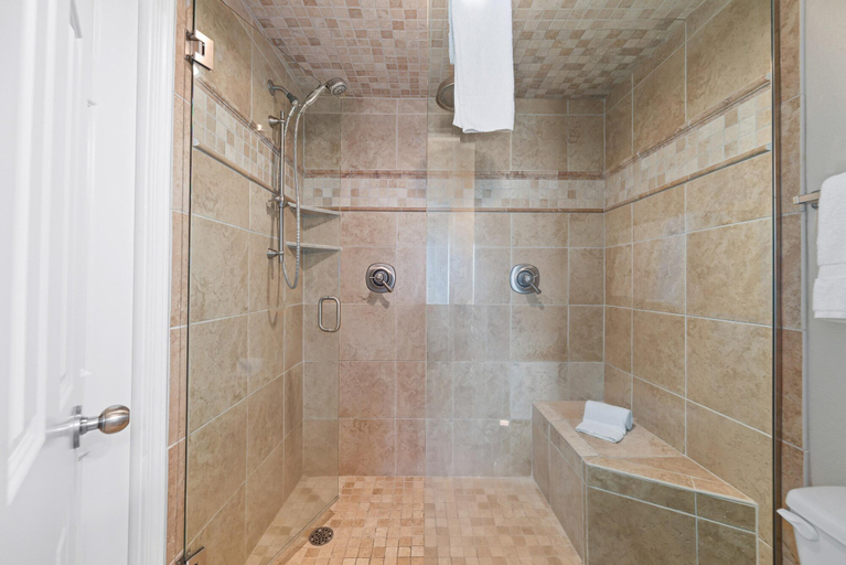 Bathroom 3, Tidewater 609, Baldwin
