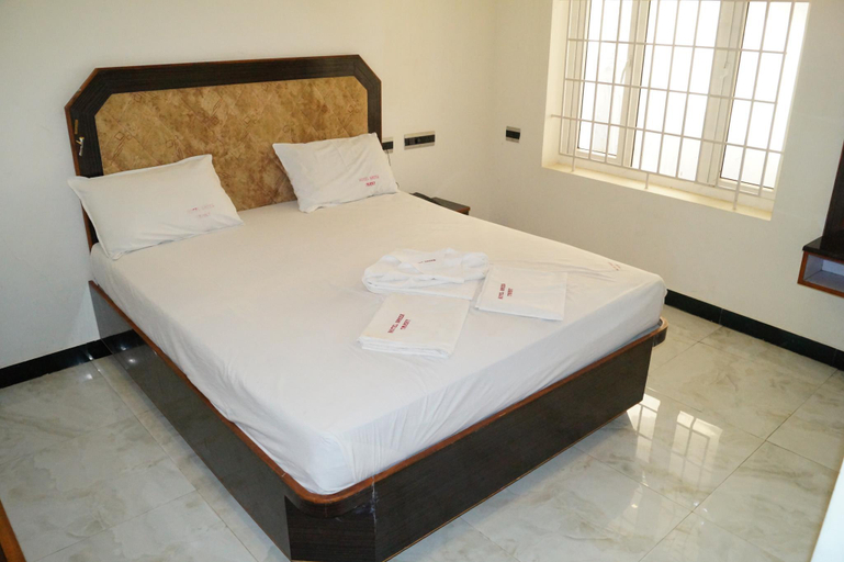 Bedroom 1, Hotel Srees, Tiruchirappalli