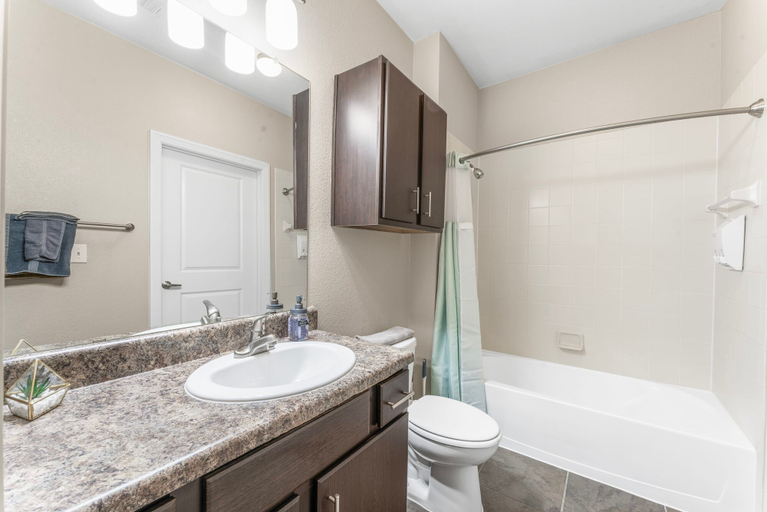 Room 3, Comfy Soco 1BR King Suite w Gympickleballlaundry, Travis