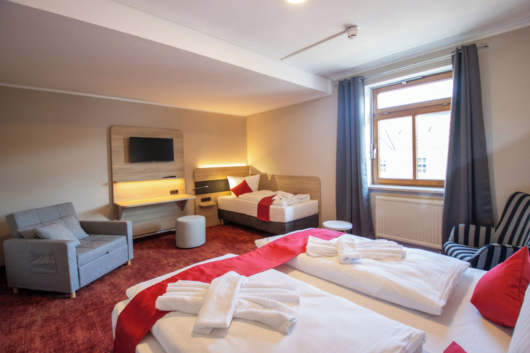 Bedroom 4, Hotel Lengenfelder Hof, Vogtlandkreis