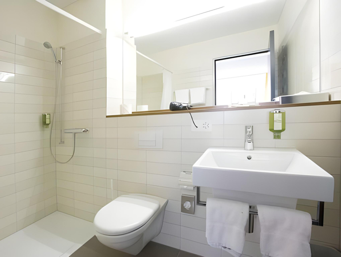 Bathroom 4
