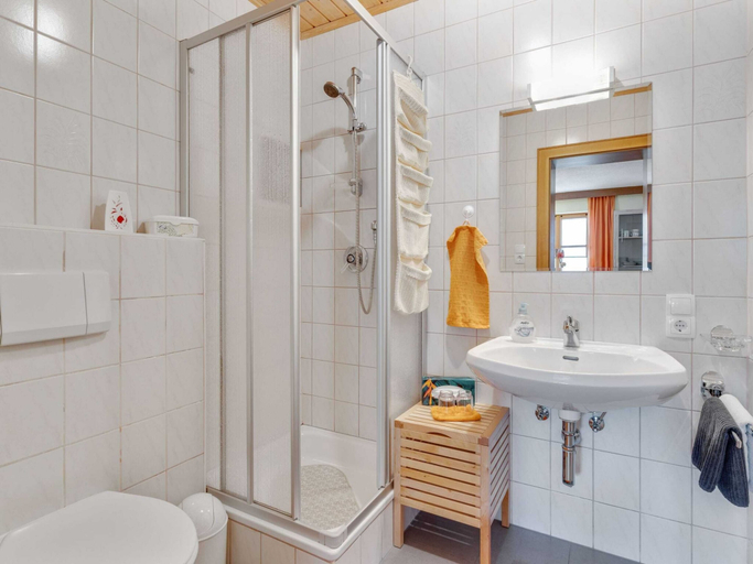 Bathroom 4, Vibrant Apartment near Ski Area in Fiss, Landeck