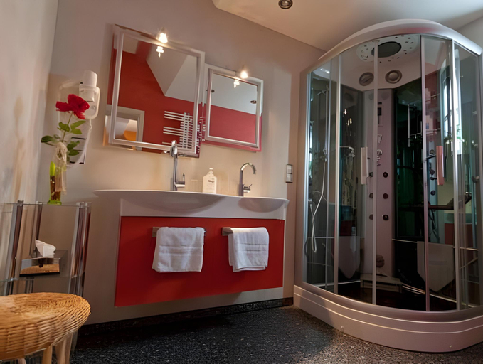 Bathroom 11