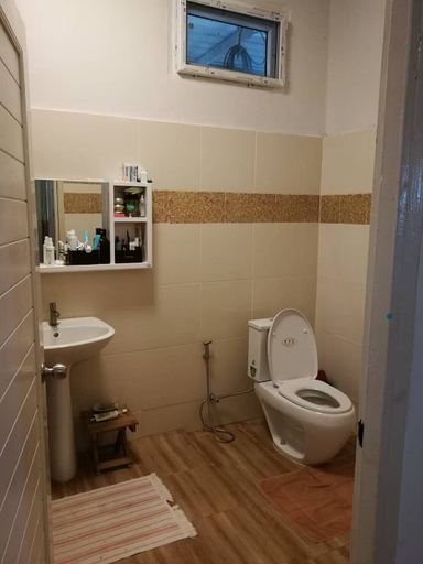 Bathroom 13