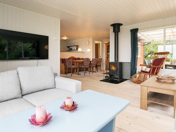 Others 4, 6 Person Holiday Home in Thyholm, Struer