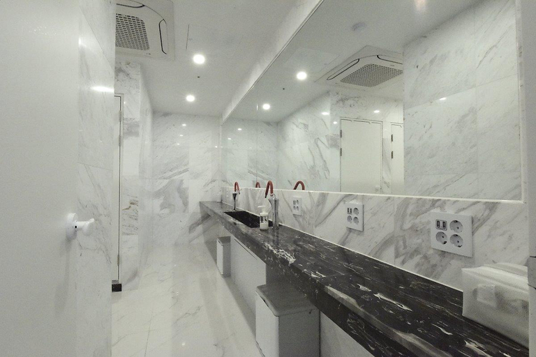 Bathroom 3, Gwanganli Hotel 1, Suyeong