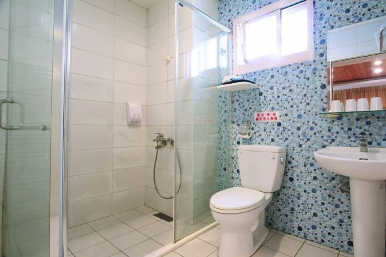 Bathroom 3, Sunnydale B&B, Ahanta West