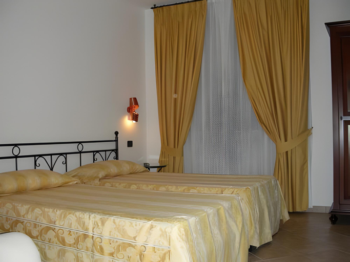 Bedroom 16
