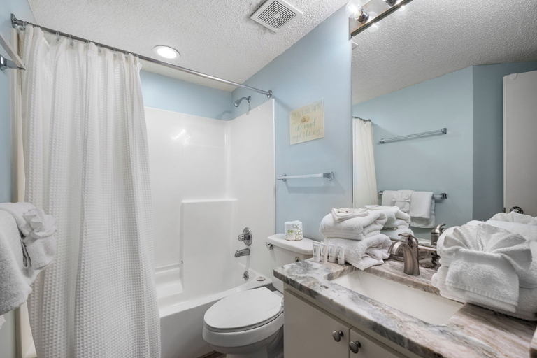 Bathroom 3, Bluewater Vacation Rentals, Baldwin