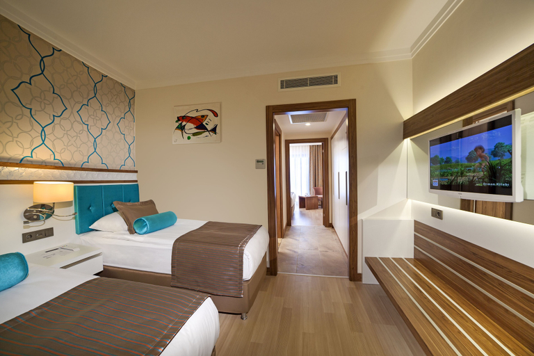 Bedroom 4, Luna Blanca Resort & Spa - All Inclusive, Manavgat