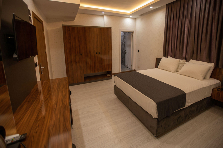 Bedroom 2, Med Airport Hotel, Arnavutkoy