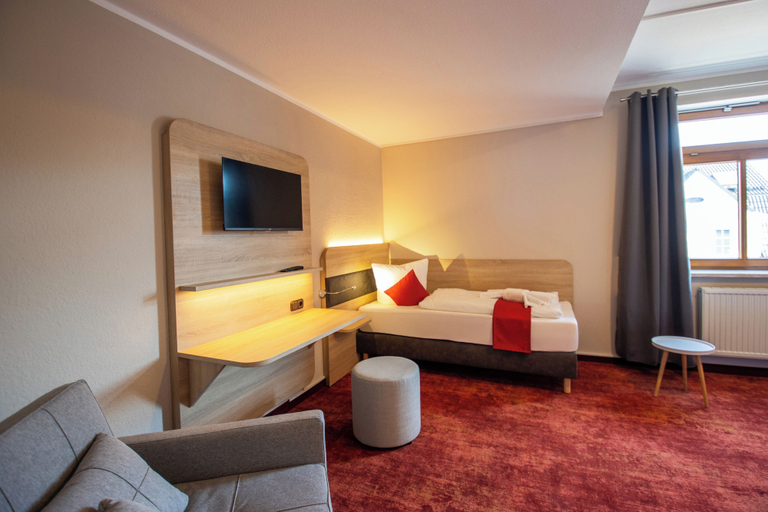 Bedroom 4, Hotel Lengenfelder Hof, Vogtlandkreis