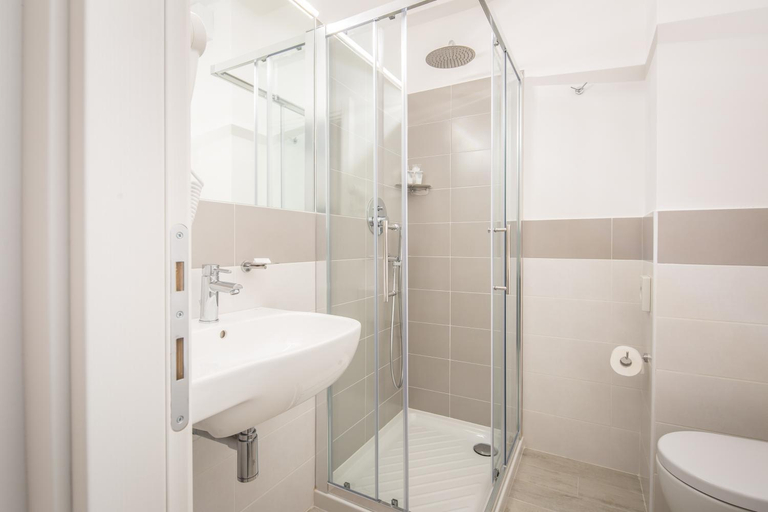 Bathroom 3, Hotel Luna Centrale, Udine