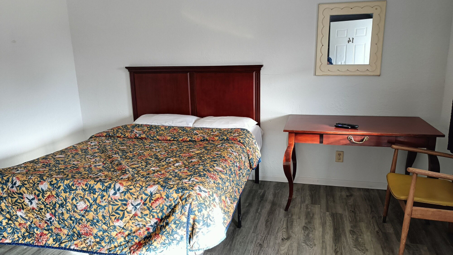 Bedroom 3, Napp Inn Motel, Whiteside