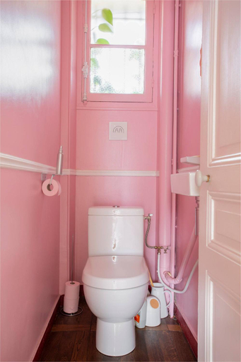 Bathroom 4, Maison des Marronniers, Essonne