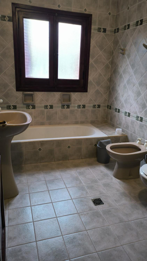 Bathroom 5, Parque Suites, Capital