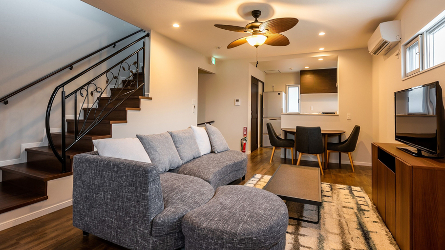 Tsukasa Condo Chatan Araha, Ginowan