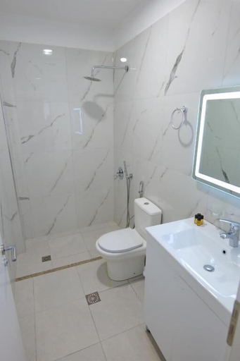 Bathroom 4, Hotel Vathi, Sarandës